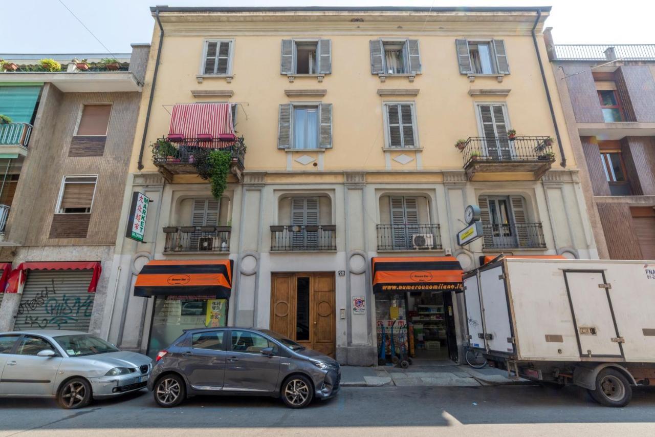 Roomy Apartment Close To Subway M5! Milan Bagian luar foto
